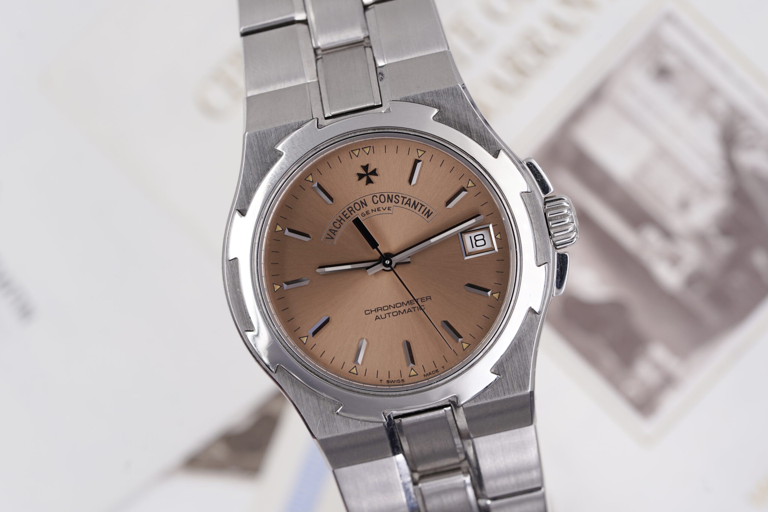 Vacheron Constantin Overseas 42040 Salmon Dial 8461 Full Set 1997 Vacheron Constantin Overseas 42040 Salmon Dial 8461 Full Set 1997