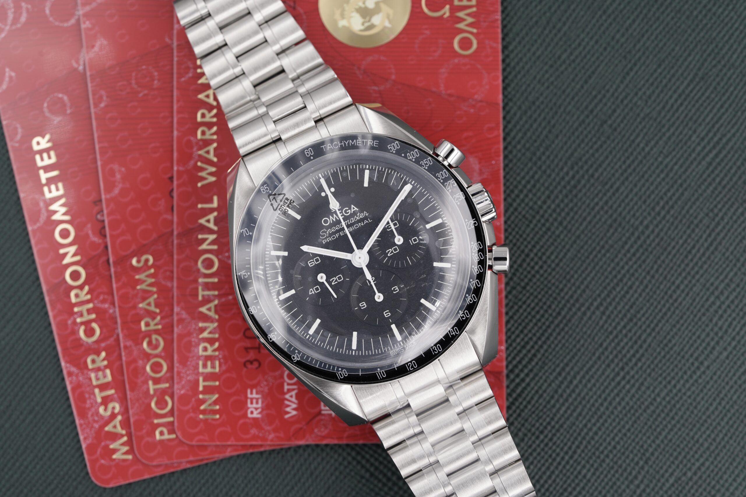 Omega Speedmaster Professional Moonwatch 310.30.42.50.01.001 NEW Omega Speedmaster Professional Moonwatch 310.30.42.50.01.001 NEW